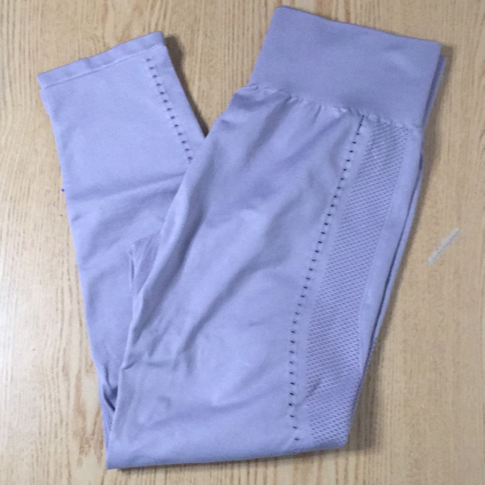 Bin 17 Light Purple Lavender Lilac Fabletics Leggings Size Small